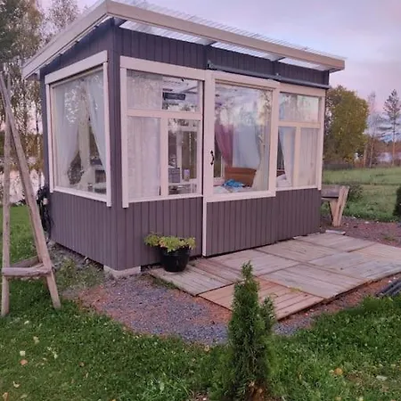 Talo Järven Rannalla Reisjärvi