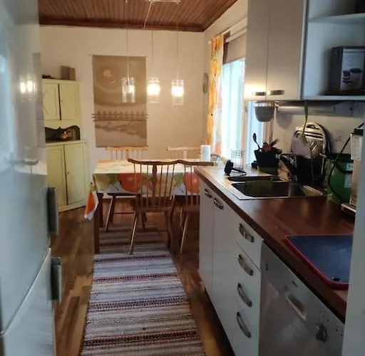 Talo Jaerven Rannalla *